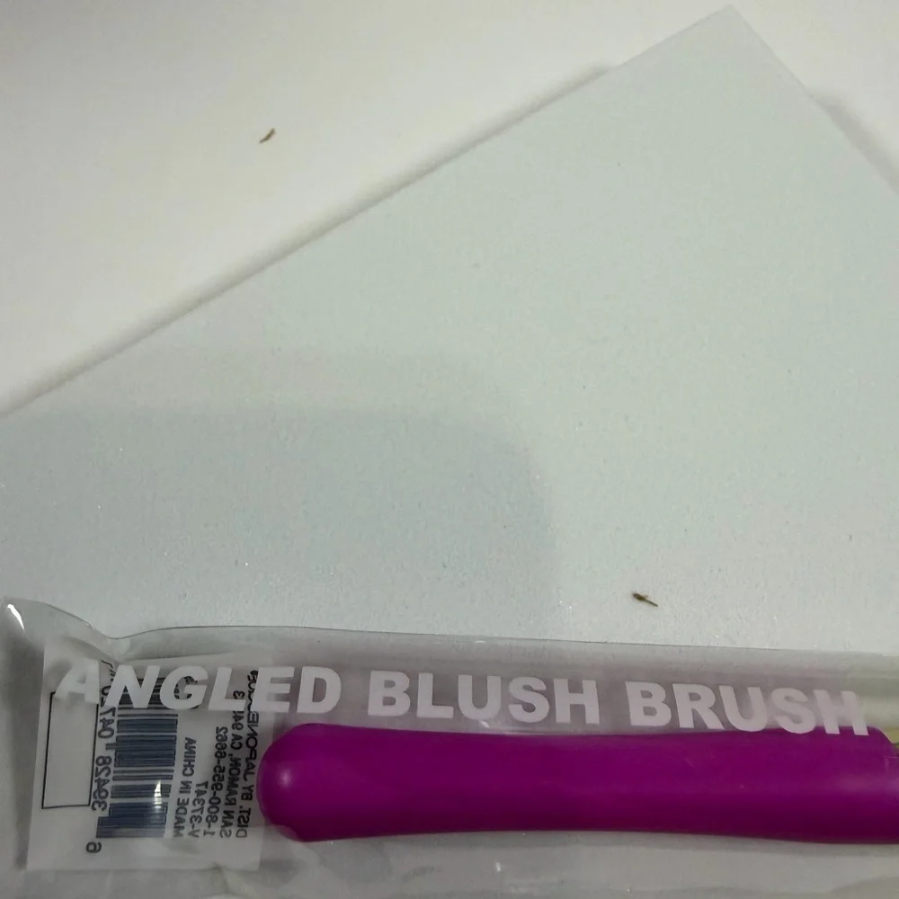🩷5/$10🩷 Pink and Gold Blush Brush